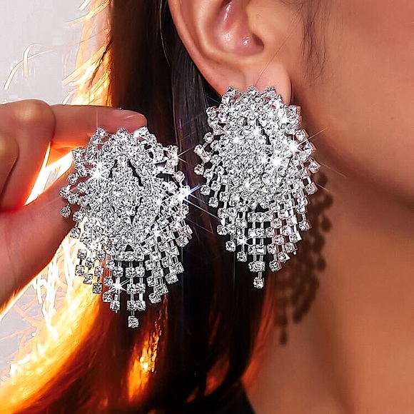 ⚜️[𝟯/$𝟯𝟴]⚜️NEW Large Floral Rhinestone Statement Earrings - Picture 6 of 8